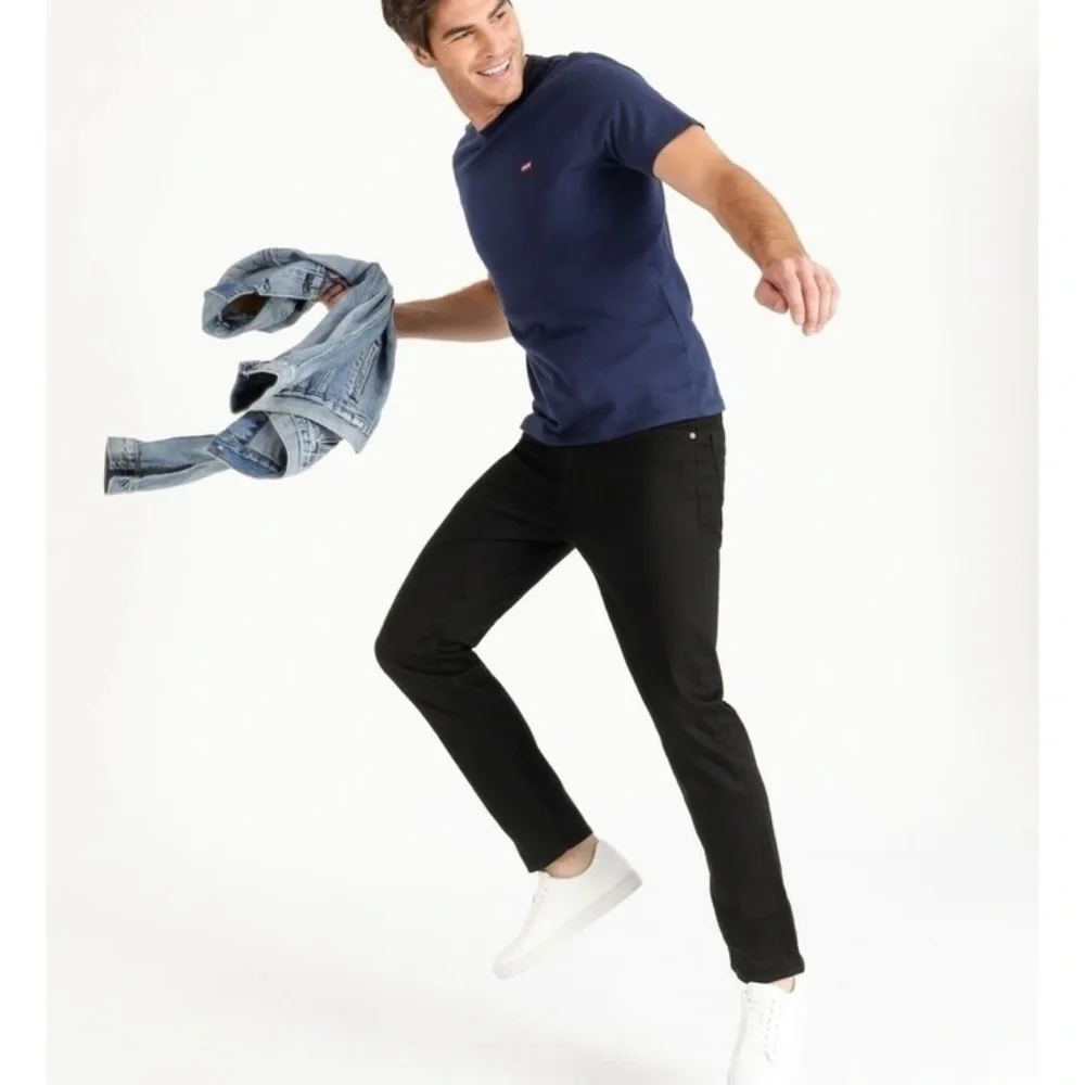 LEVI'S Men's Black Regular Tapered Fit Jeans
